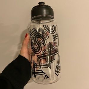 Water bottle